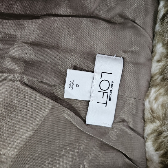 Ann Taylor LOFT Faux Fur Vest | Size 4 - Picture 5 of 8